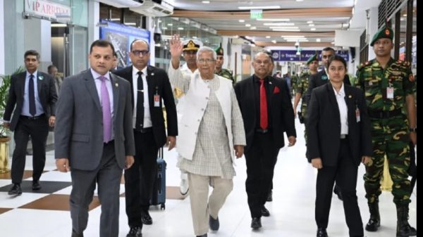 জাপানের উদ্দেশে ঢাকা ছেড়েছেন প্রধান উপদেষ্টা