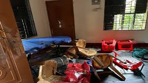 ঢাকা মহানগর উত্তর সিটি তেজগাঁও শিল্পাঞ্চল থানা শাখার ছাত্রলীগের সাবেক সদস্য ও সহ-সভাপতি রিফফাত রেদওয়ানের বাসায় হামলা ও ভাঙচুর